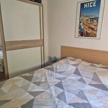 Beau 3 Pieces A - Terrasses Et Piscine