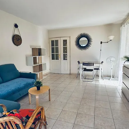 2 Avec Piscine, Terrasses Et Parking A Apartmán *