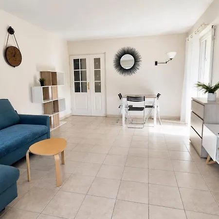 2 Avec Piscine, Terrasses Et Parking A